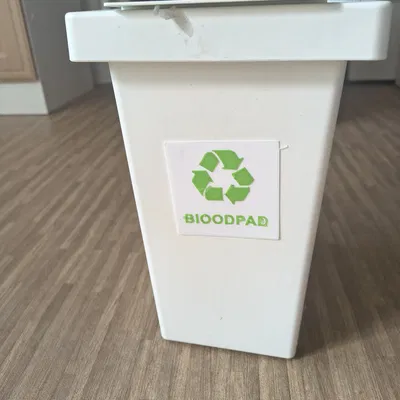 Biển báo dán thùng rác hữu cơ (Bio odpad) in 3D hữu ích