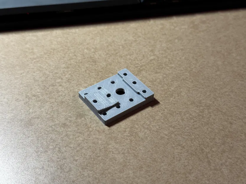 Ngàm gắn SSD và phụ kiện phía trên cho BlackMagic Pocket Cinema Camera 6K - Image 2