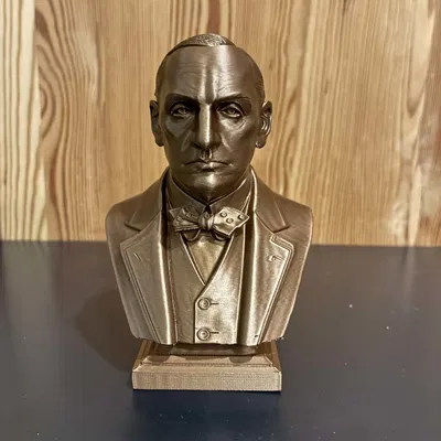 Tượng bán thân Edward Henry Carson