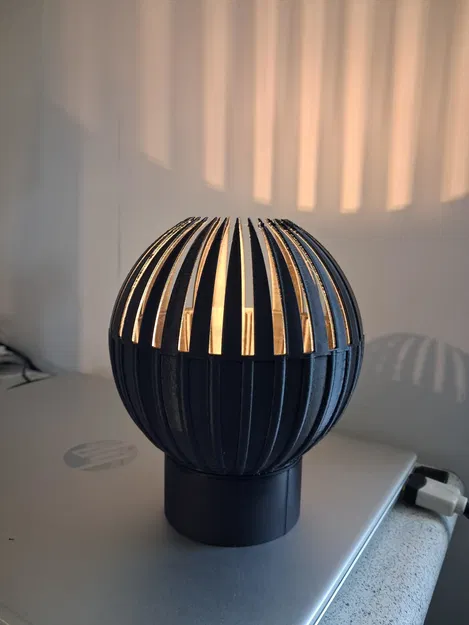 Đèn bàn Eygelshoven: Dự án in 3D thiết kế hiện đại và tinh tế - Image 1