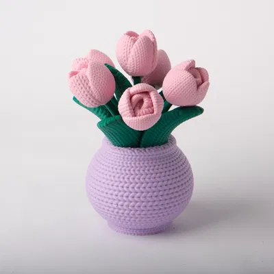 Hoa Tulip Đan Len trong Bình Văn Nổi