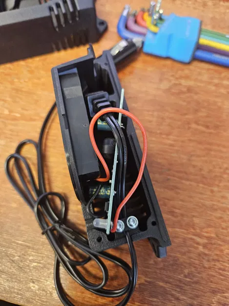 Bộ chuyển đổi ngàm treo tường cho sạc xe hơi Milwaukee M18 12V - Image 4