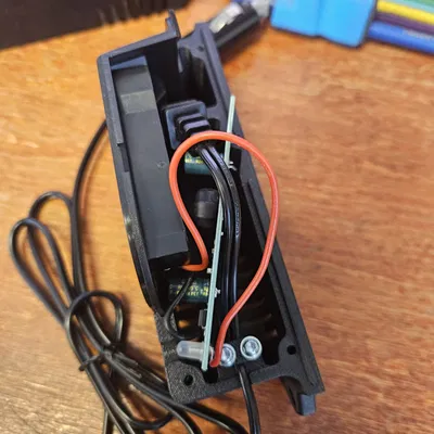 Bộ chuyển đổi ngàm treo tường cho sạc xe hơi Milwaukee M18 12V