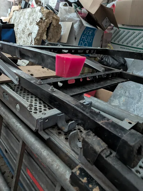 Chân đế bảo vệ bằng TPU thay thế cho bàn làm việc di động (workmate) - Image 1