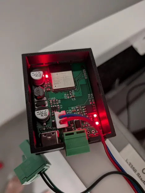 Vỏ hộp bảo vệ EBUS to WiFi Adapter Module V6.3 in 3D - Image 1