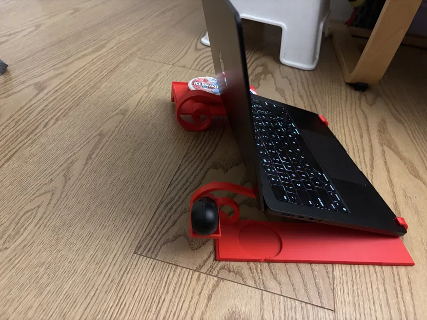 Giá đỡ MacBook đa năng in 3D có khay chứa đồ và đế sạc thông minh - Image 1