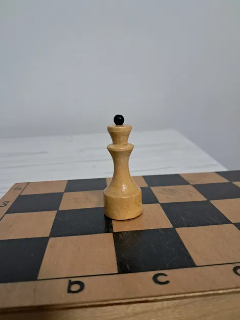 Mô hình quân Hậu (Queen) trong cờ vua cổ điển - Image 1