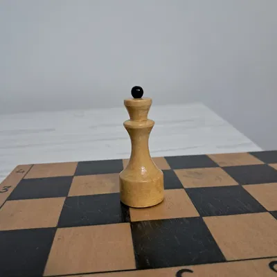 Mô hình quân Hậu (Queen) trong cờ vua cổ điển