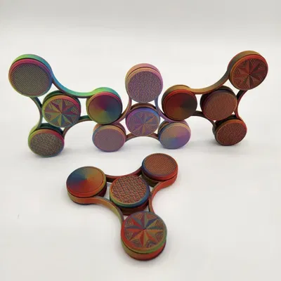 Fidget Spinner: Đồ chơi giảm stress in 3D với họa tiết độc đáo