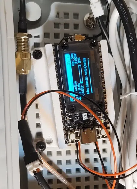 Đế giữ Heltec V4 (Holder with Holes) cố định mạch trong hộp điện - Image 3