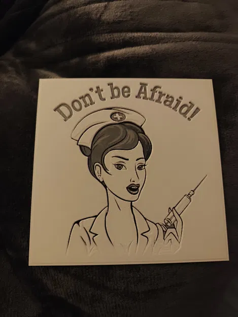 Cô y tá thân thiện - Bản in Hue Forge - Image 1