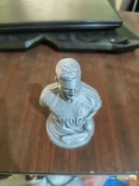 King Kohli: Tượng bán thân Virat Kohli điêu khắc bằng AI - Image 1