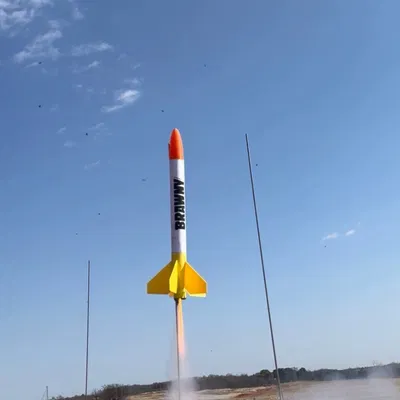 Tên lửa mô hình Brawny từ lõi giấy và linh kiện in 3D