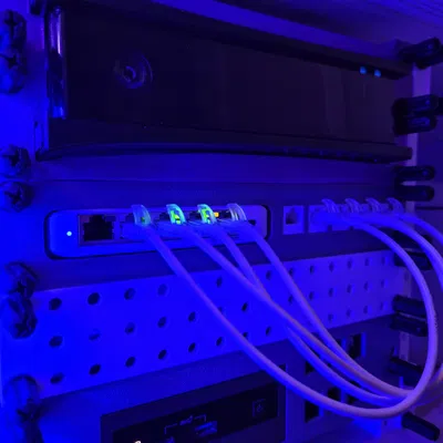 Ngàm gắn Rack 10 inch cho Unifi Flex Mini 2.5G kèm bảng Keystone