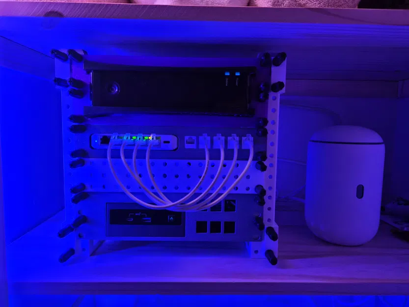 Ngàm gắn Rack 10 inch cho Unifi Flex Mini 2.5G kèm bảng Keystone - Image 2