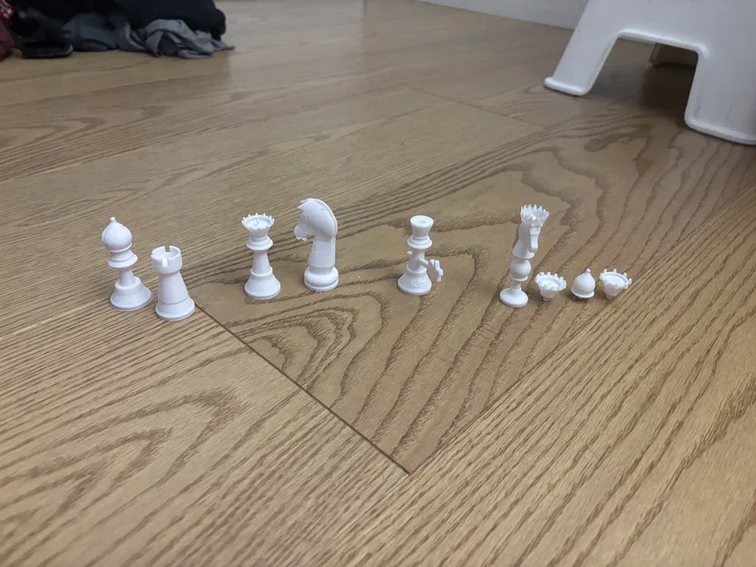 Bộ cờ vua Chess with crowns: Thêm vương miện cho quân tốt phong hậu - Image 1