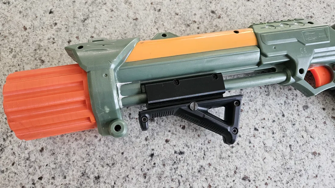 Tay cầm bơm Picatinny cho Lanard Triple Shot / Air Zone / Huntsman Pillager X12 - Image 1