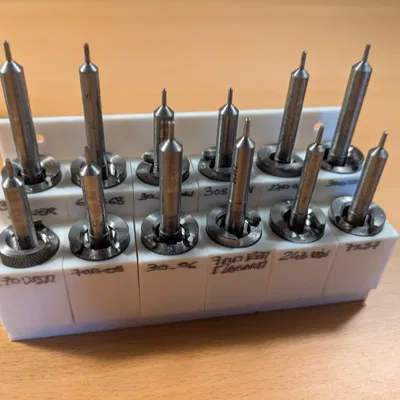 Khối lưu trữ dụng cụ đo chiều dài vỏ đạn Lee