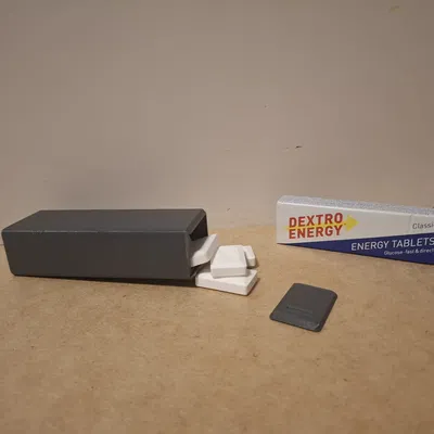 Hộp đựng viên năng lượng Dextro Energy bảo vệ cho người tiểu đường