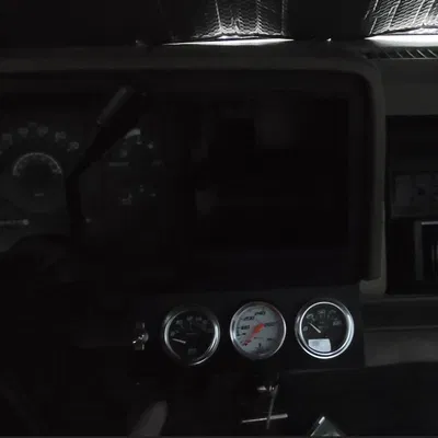 BẢNG ĐIỀU KHIỂN GẮN ĐỒNG HỒ ĐO (GAUGE/SWITCH PANEL)