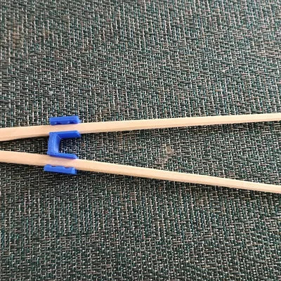 Dụng cụ hỗ trợ gắp đũa 3D (Chopstick helper) dễ dàng sử dụng