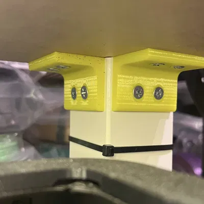 Miếng gia cố góc bàn IKEA Lack