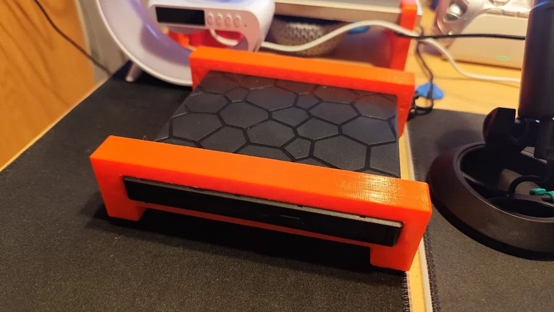 Chân đế in 3D giúp tản nhiệt cho ổ đĩa DVD/CD rời hiệu quả - Image 1