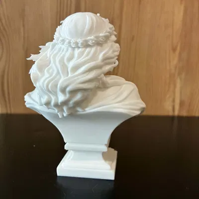 Eostre – Bức tượng bán thân