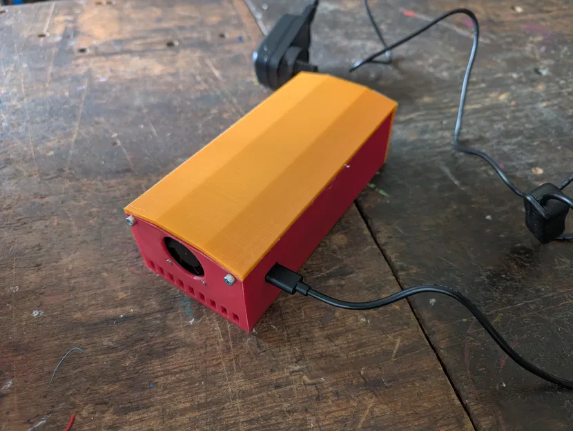 Vỏ hộp Raspberry Pi 4 an toàn cho trẻ em tích hợp khay gắn SSD - Image 1