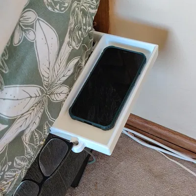 Kệ Để Điện Thoại Đầu Giường Tích Hợp Giá Đỡ Kính