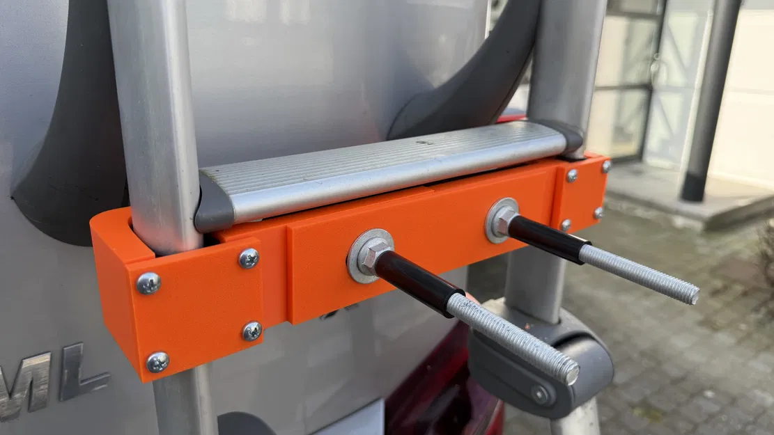 Giá treo tấm chống lầy trên thang xe Hymer (Hymer Ladder Holder) - Image 1