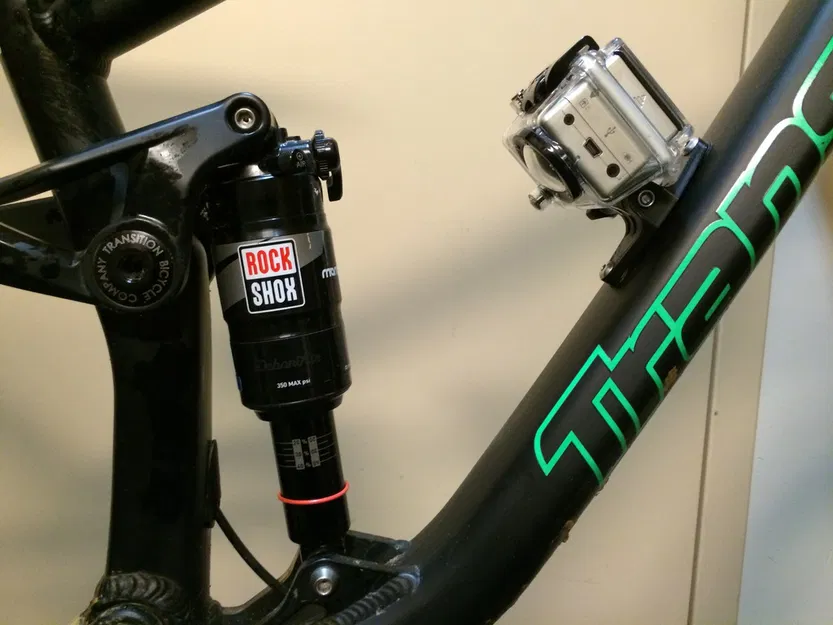 Ngàm gắn GoPro lên khung xe đạp (Water Bottle Cage Mount) 3D - Image 1