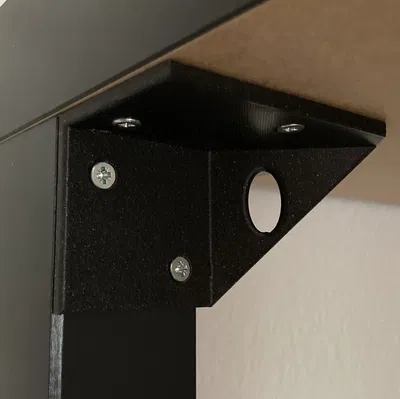 Ke góc gia cố chân bàn Ikea LACK kèm lỗ quản lý dây điện