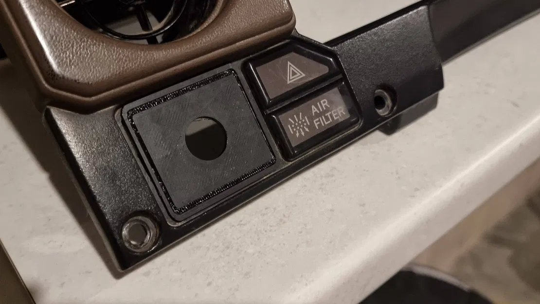 Nắp đậy công tắc bảng táp-lô Toyota Land Cruiser 75 Series - Image 1