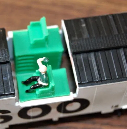 Chi tiết ghế ngồi cupola cho toa caboose "Athearn" wide vision (tỉ lệ HO 1:87) - Image 1