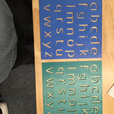 Bảng khuôn chữ cái viết thường (Lowercase Letter Stencil Board)