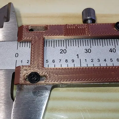 Khung in 3D chuyển đổi thước kẹp điện tử hỏng sang thước kẹp cơ học