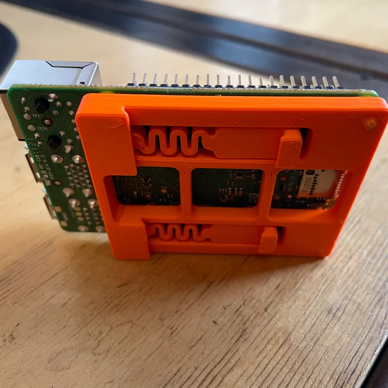 Đế gắn Raspberry Pi lên thanh DIN Rail nhỏ gọn (Low Profile)