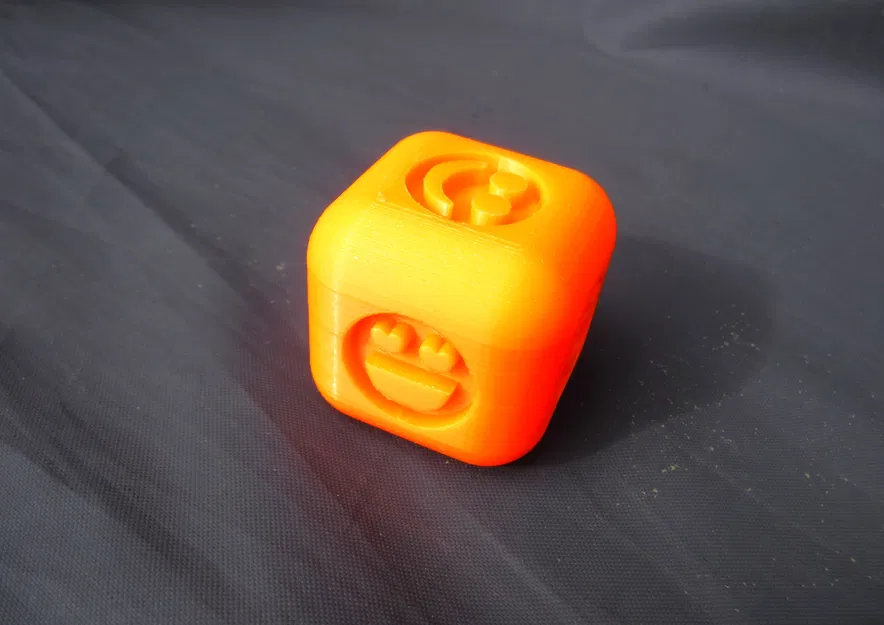 Khối Lập Phương Emoji (Emoji Faces Cube) - Image 1