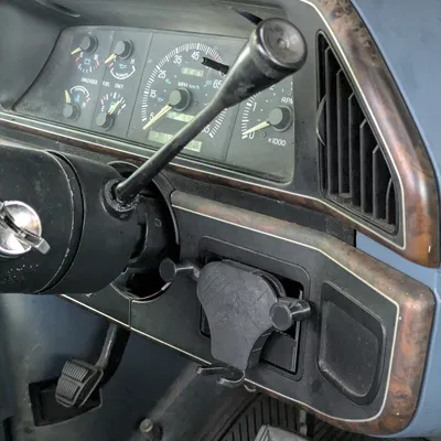 Giá đỡ điện thoại cho khay đựng tiền xu trên Ford F150 đời 87-91