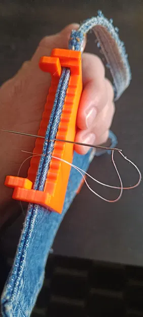 Dụng cụ hỗ trợ may đường chỉ (Stitch guide) - Image 1