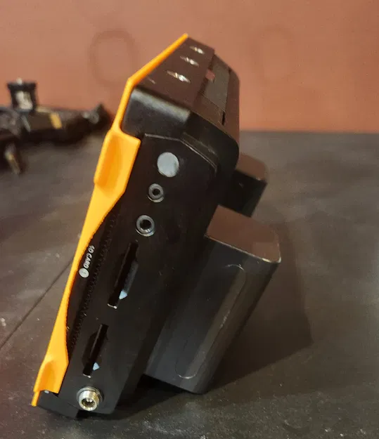 Nắp che màn hình cho Blackmagic Design 12g Video Assist 7" - Image 1