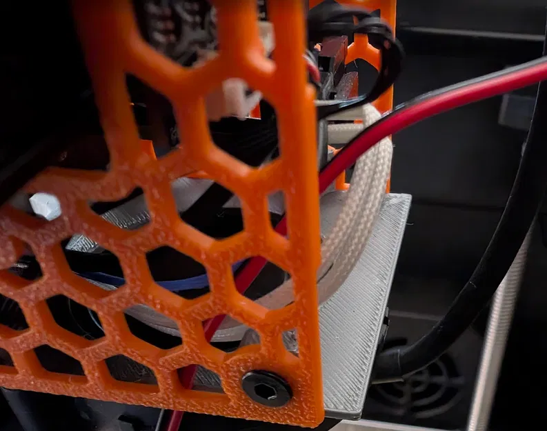 Giá đỡ quạt tản nhiệt Qidi Q2 nâng cấp hỗ trợ gắn cảm biến Beacon - Image 2