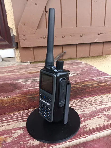 Đế để bàn 3D cho Baofeng UV-5R và GT-5R mini tiện lợi - Image 1