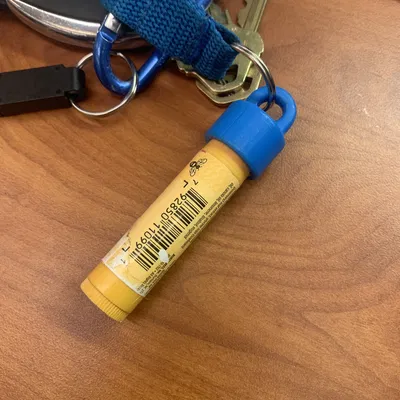 Móc khóa đựng son dưỡng (Chapstick keychain)