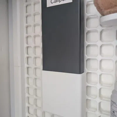 Giá treo hộp thước kẹp (Caliper Holders) cho bảng treo openGrid