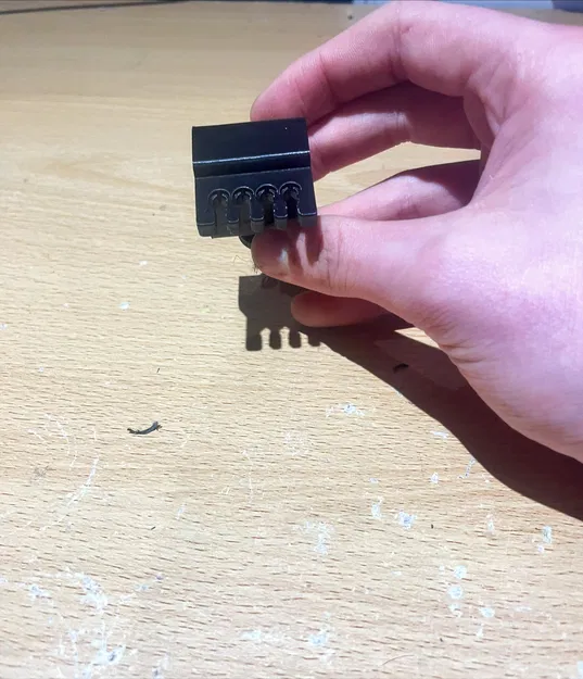 Kẹp Giữ Dây Cáp Để Bàn & Đầu Giường | Bộ Sắp Xếp Cáp Lightning & USB-C - Image 3