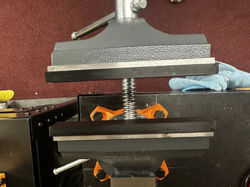 Ốp má kìm nhựa cho ê tô Vevor 4 1/2 inch - Image 3