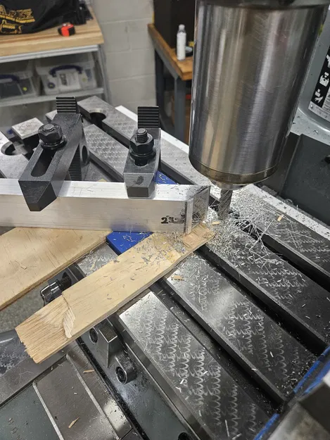 Đồ gá cắt góc vuông 45 độ - Image 1