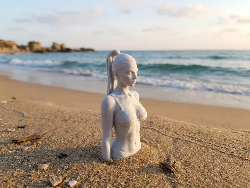 Tượng bán thân phụ nữ thể thao mặc Bikini - Mô hình in 3D - Image 1